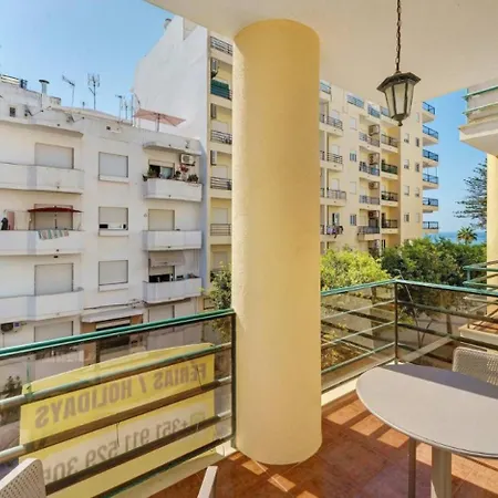 Apartment Paraiso A Beira-mar A Menos De 100 Metros Da Silves